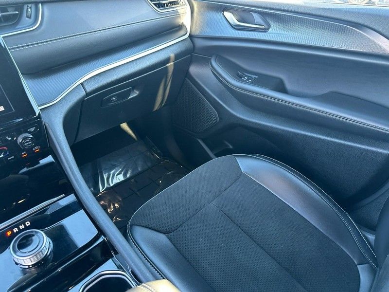 2023 Jeep Grand Cherokee Altitude photo 13