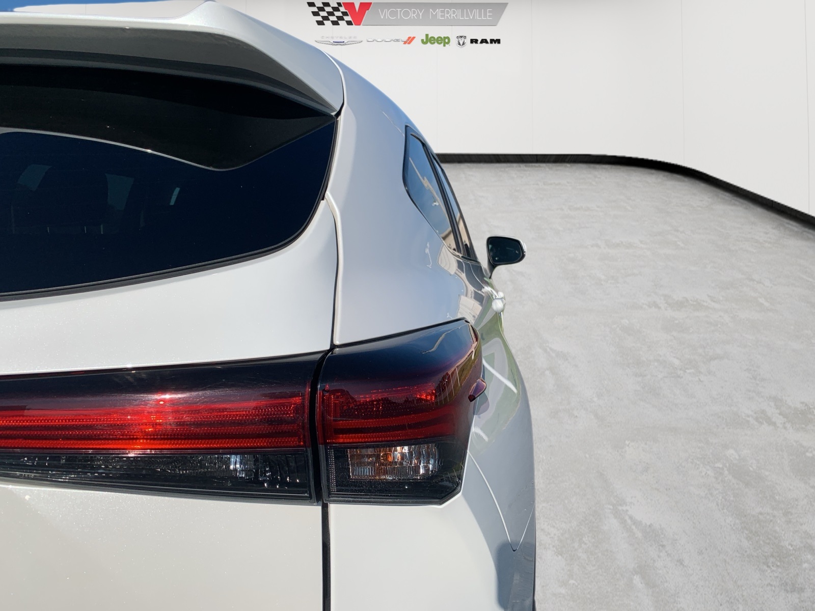 2024 Toyota Highlander LE photo 5