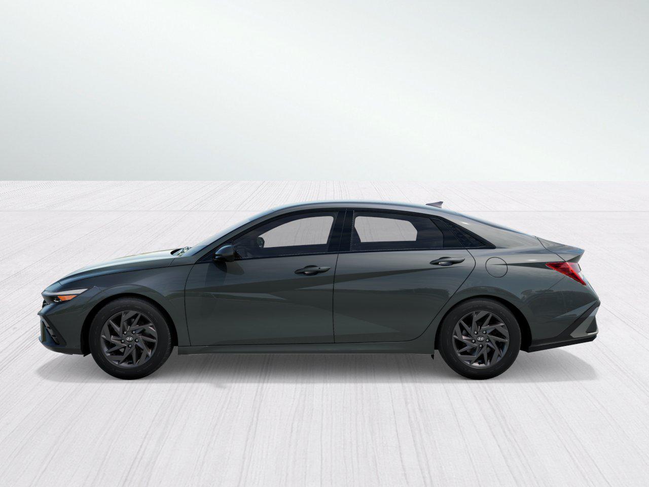 2026 Hyundai Elantra Blue SEL Sport photo 2