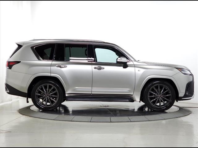 2023 Lexus LX 600 photo 13