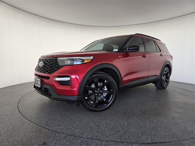 2023 Ford Explorer ST-LINE's photo