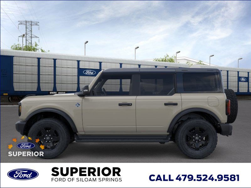 2025 Ford Bronco Outer Banks photo 3