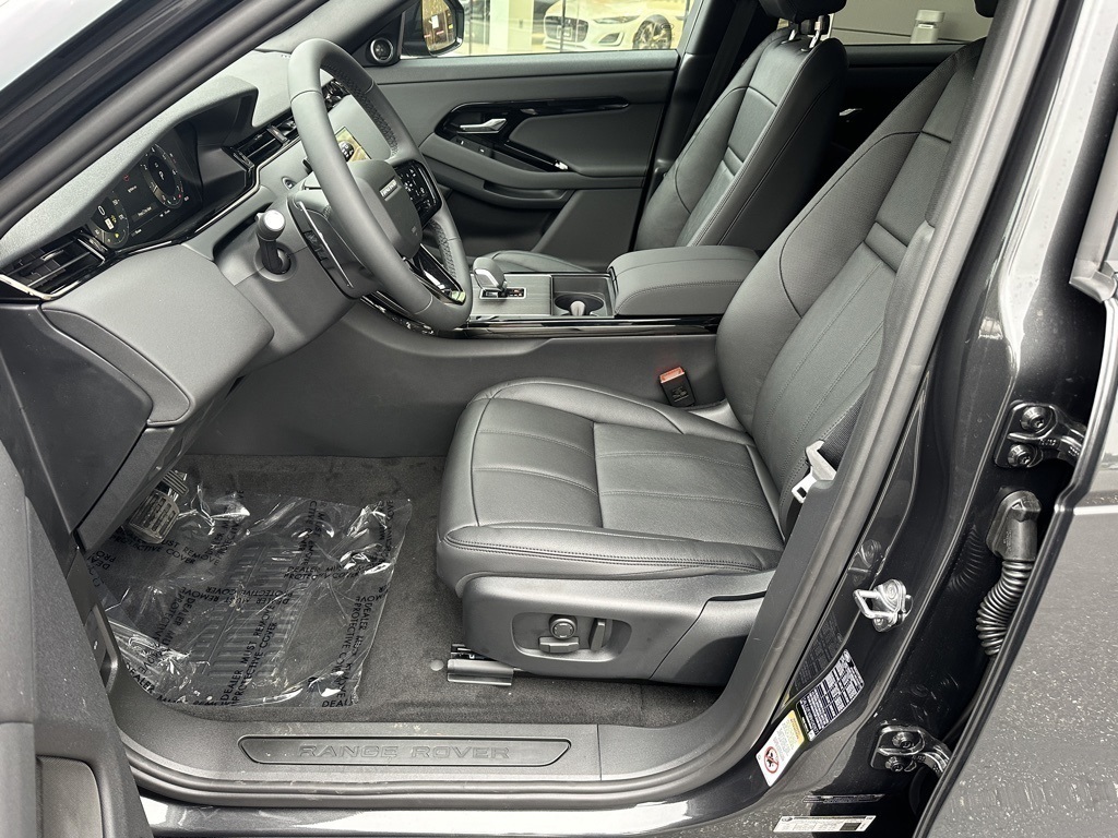 2024 Land Rover Range Rover Evoque S photo 11