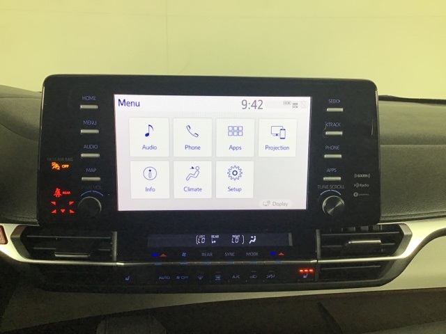 2021 Toyota Sienna XLE photo 13