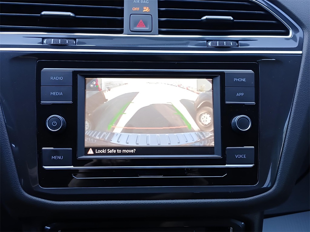 2022 Volkswagen Tiguan S photo 14