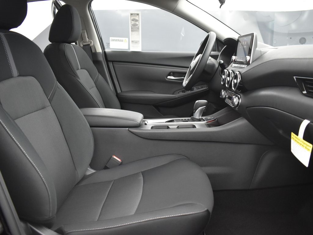 2025 Nissan Sentra SV photo 17