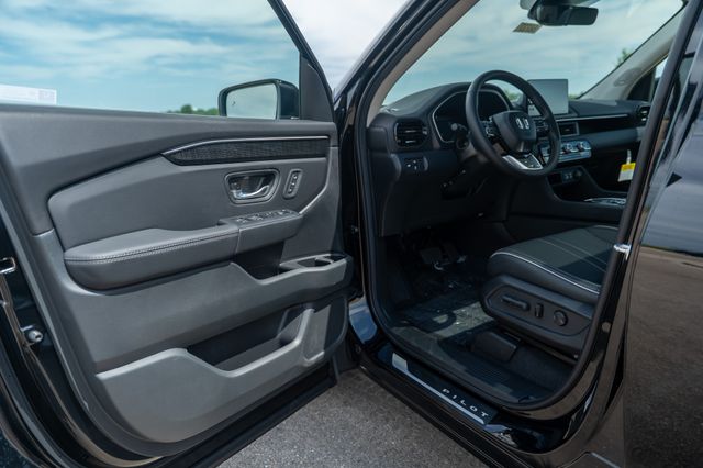 2025 Honda Pilot Elite photo 24