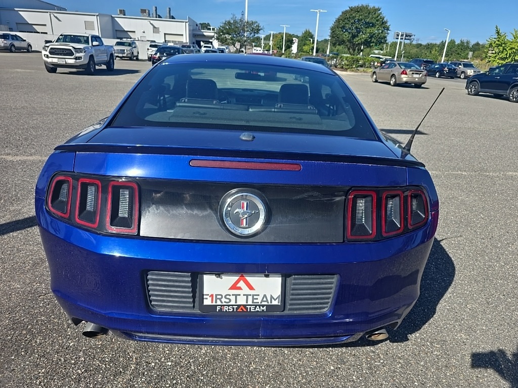 2014 Ford Mustang V6 Premium photo 6
