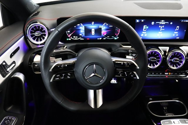 2025 Mercedes Benz CLA 250 4MATIC photo 4