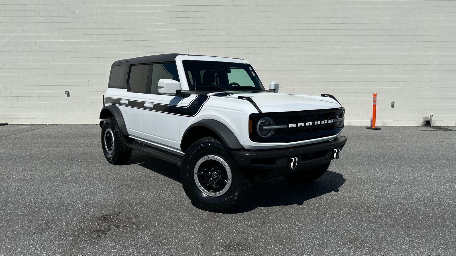 2022 Ford Bronco 4-Door Outer Banks's photo