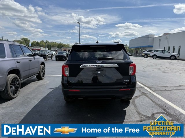 2023 Ford Explorer XLT photo 2