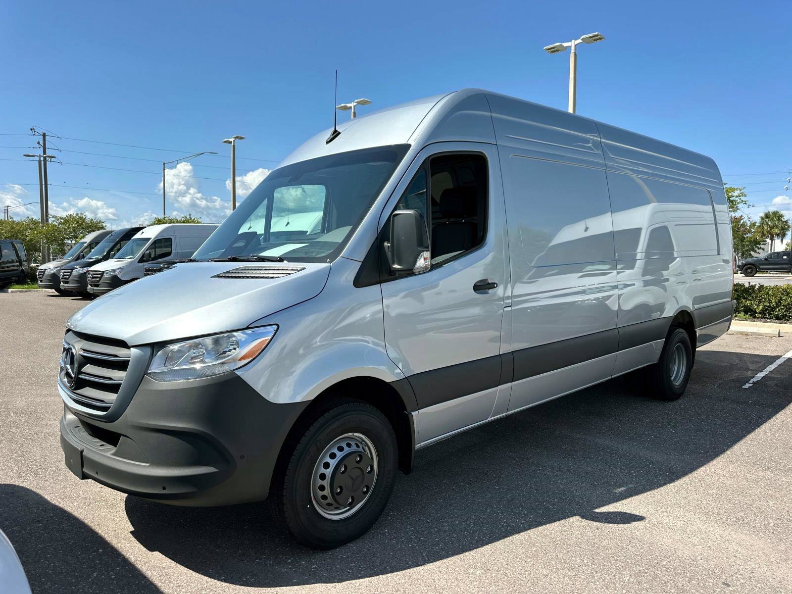 2025 Mercedes-Benz Sprinter Cargo Van Base's photo
