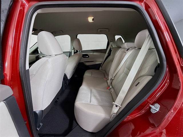 2025 Nissan Rogue SV photo 6
