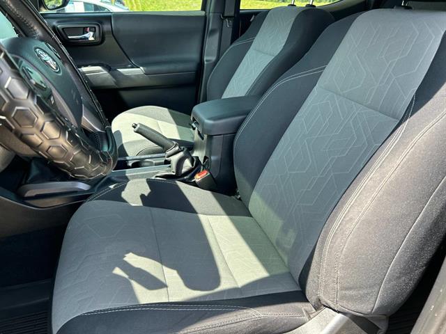 2020 Toyota Tacoma SR V6 photo 23