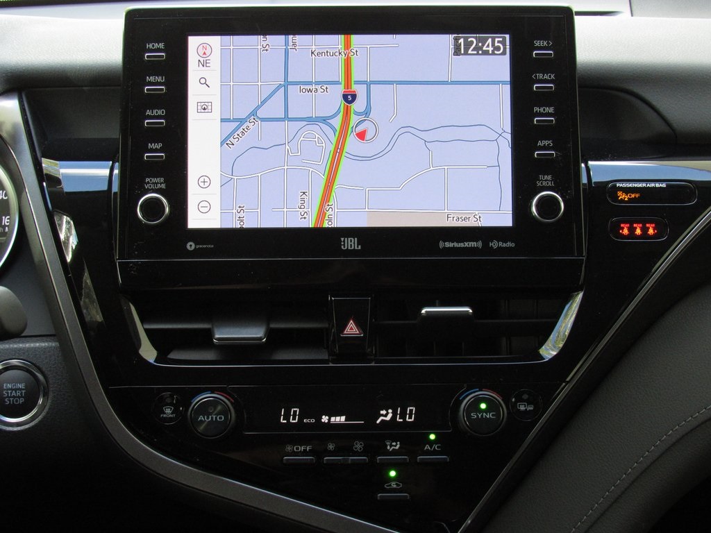 2022 Toyota Camry XLE photo 22