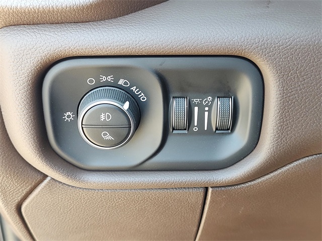 2025 Ram 2500 Laramie photo 24