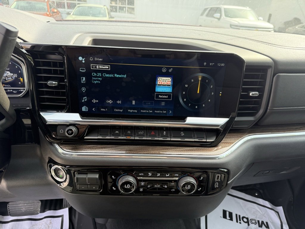 2025 Chevrolet Silverado 1500 RST photo 18