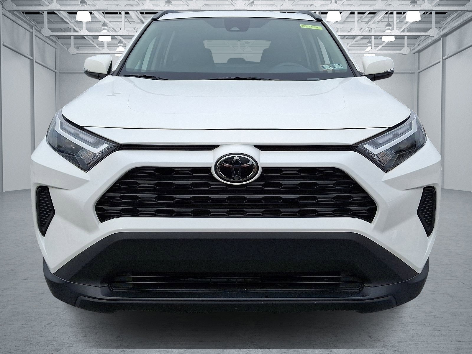 2023 Toyota RAV4 XLE's photo