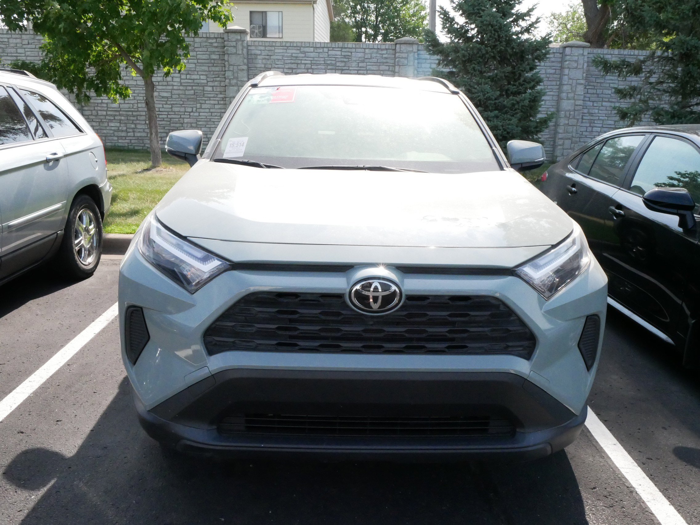 Certified 2022 Toyota RAV4 XLE with VIN JTMP1RFV7ND086619 for sale in Brooklyn Center, Minnesota