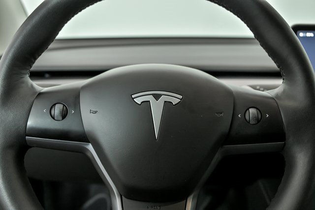 2024 Tesla Model Y Long Range photo 17