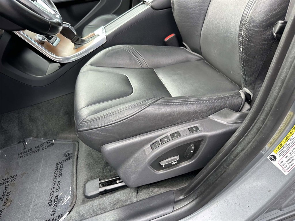2016 Volvo S60 Inscription T5 Platinum AWD photo 15