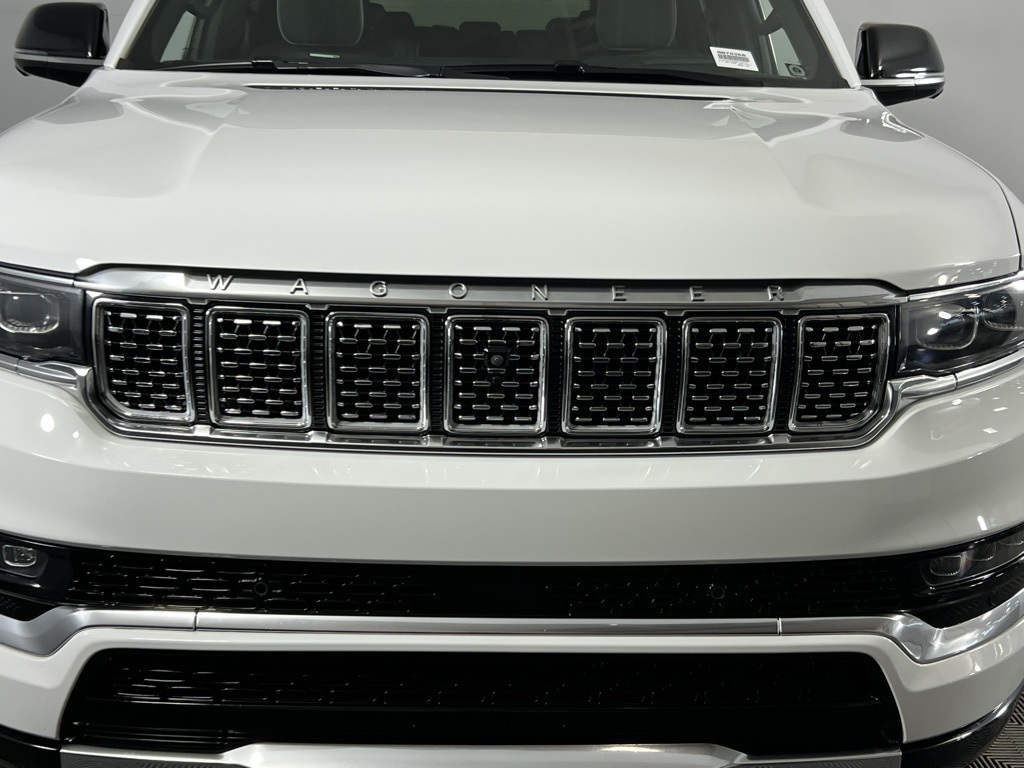 2023 Jeep Grand Wagoneer II photo 9
