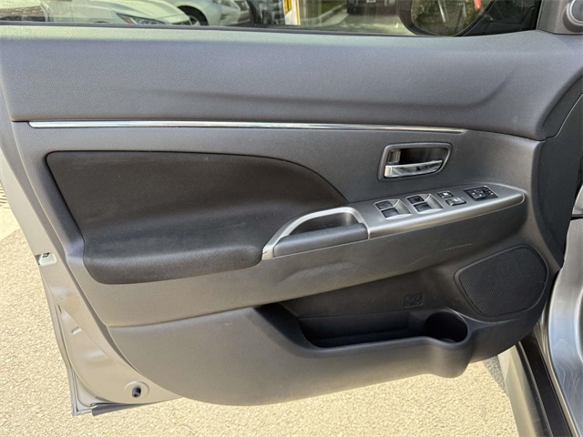 2019 Mitsubishi Outlander Sport ES photo 25
