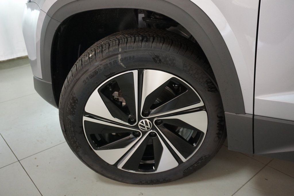 2025 Volkswagen Taos SE photo 23
