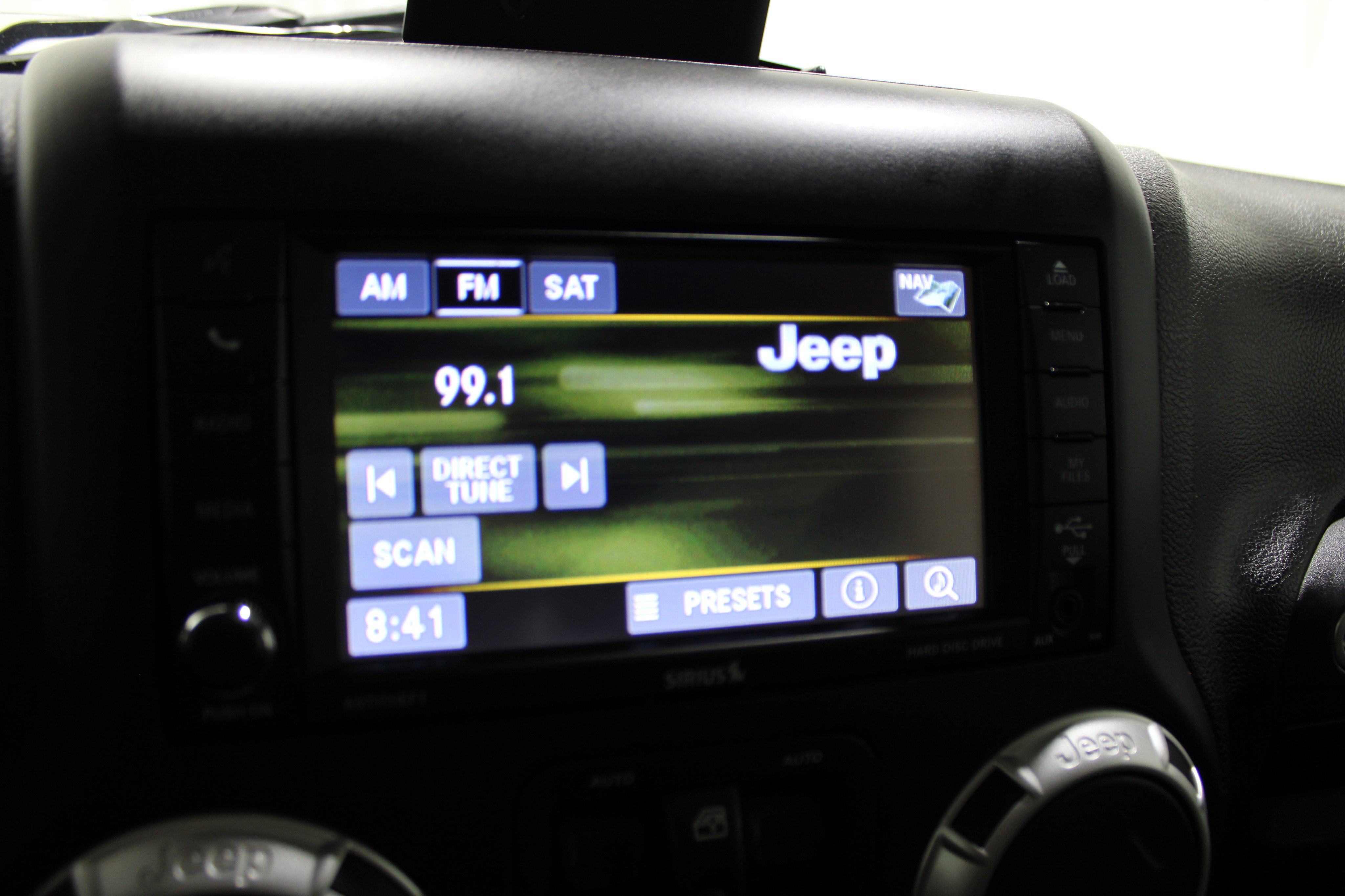 2017 Jeep Wrangler Unlimited Sahara photo 7
