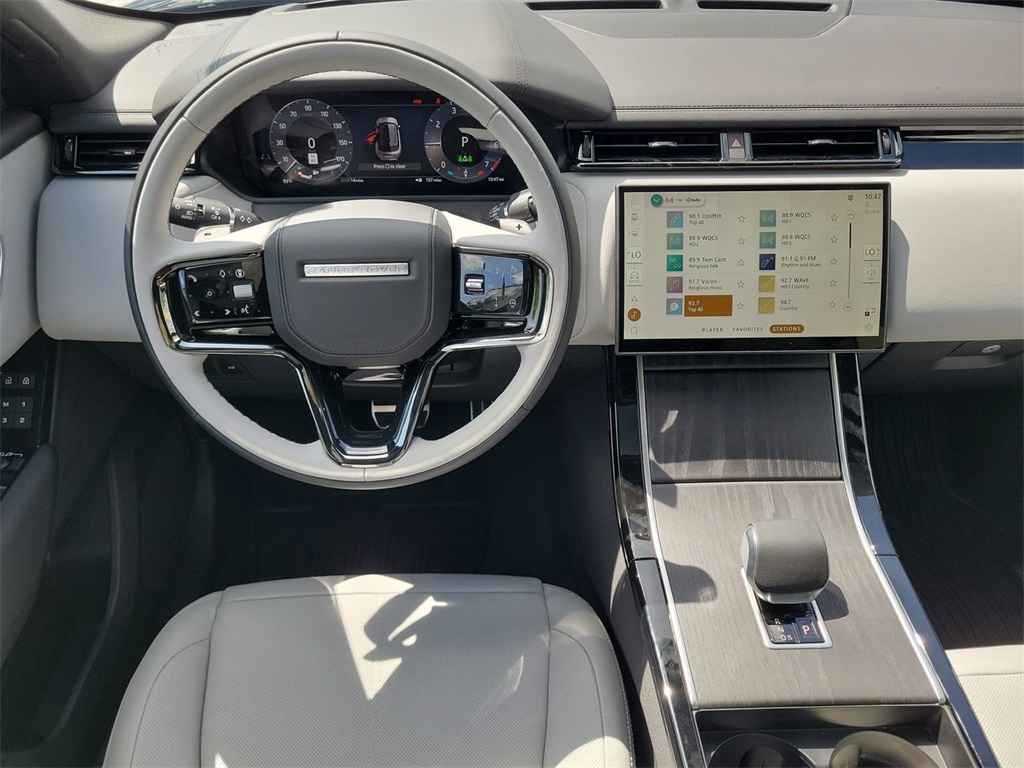2026 Land Rover Range Rover Velar SE photo 18
