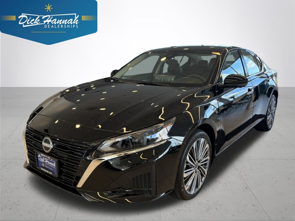 2025 Nissan Altima SL's photo