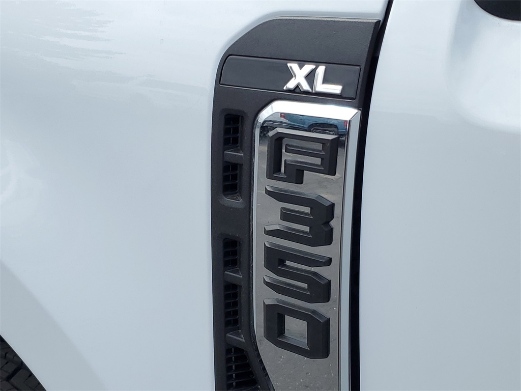 2025 Ford F-350 XL photo 22