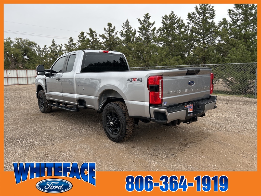 2023 Ford F-350 XL photo 3