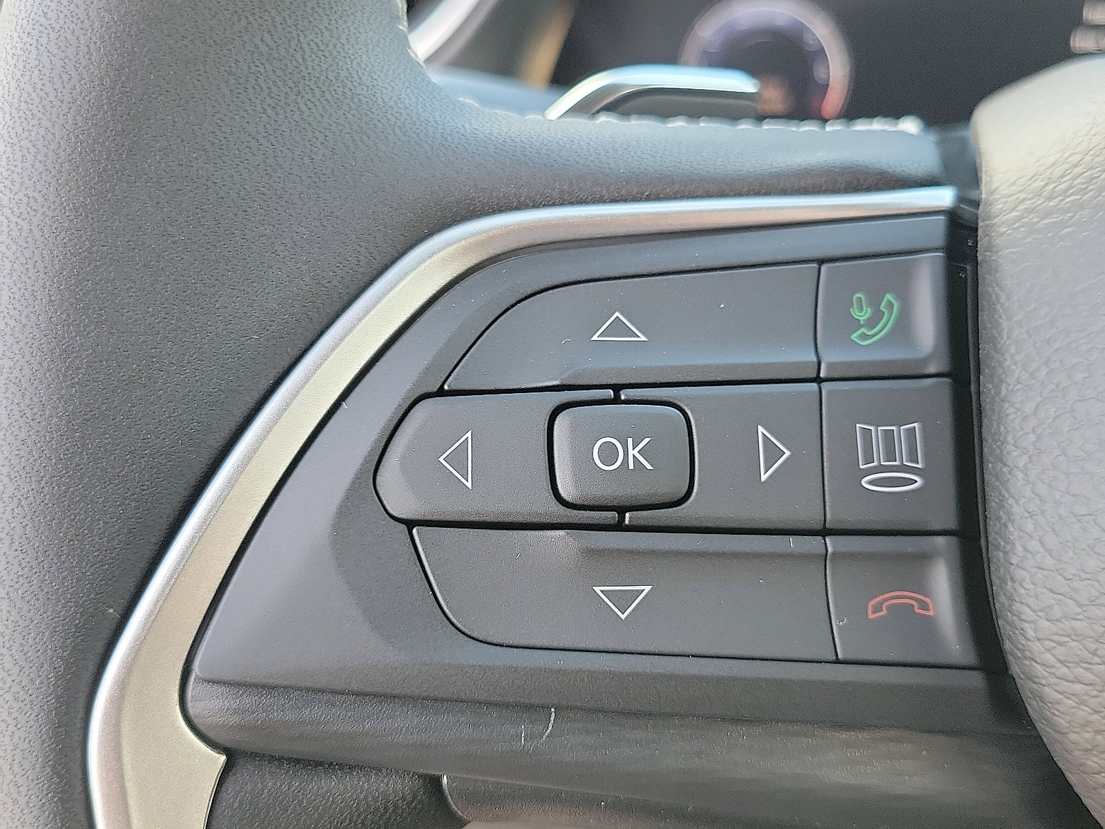 2025 Jeep Grand Cherokee Laredo X photo 3