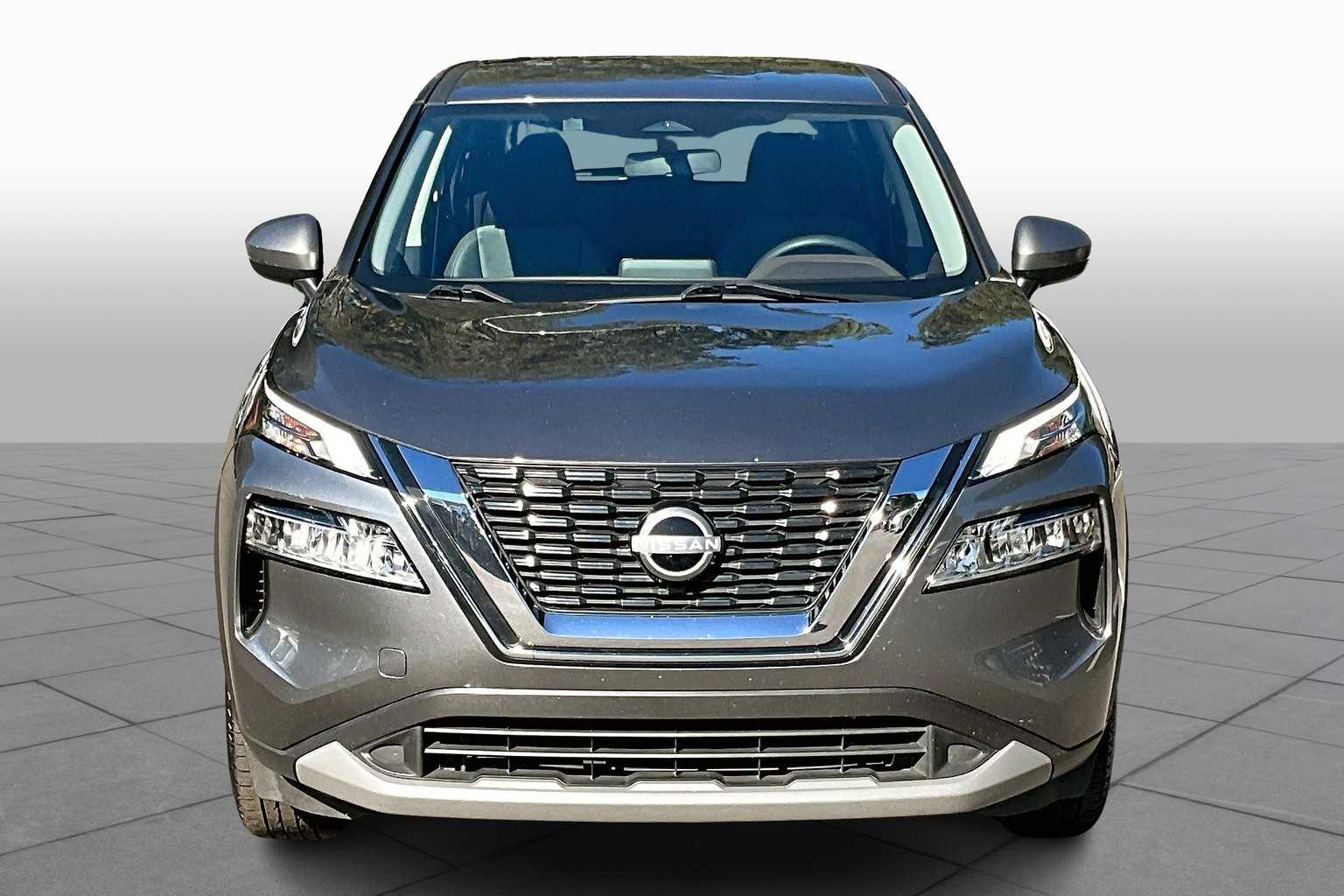 2023 Nissan Rogue SV photo 3