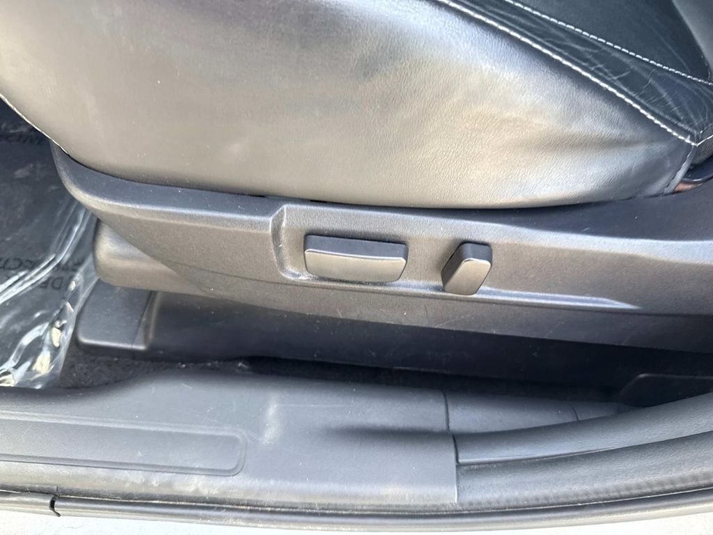 2018 Mitsubishi Outlander PHEV SEL photo 11