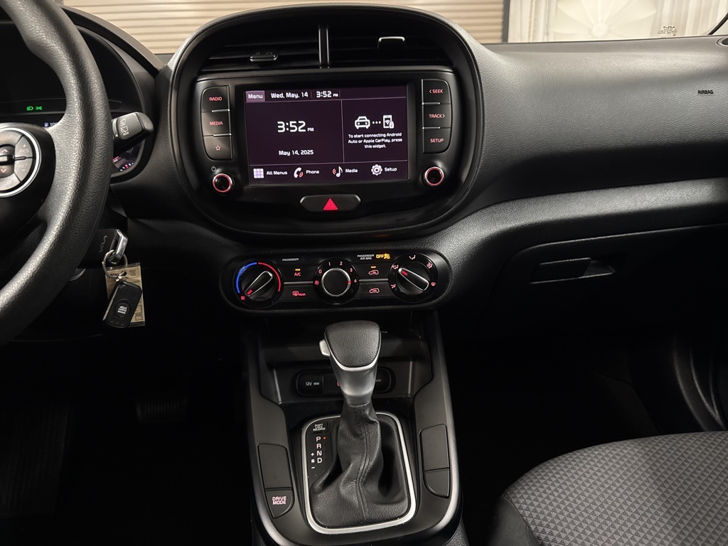 2022 Kia Soul LX photo 25