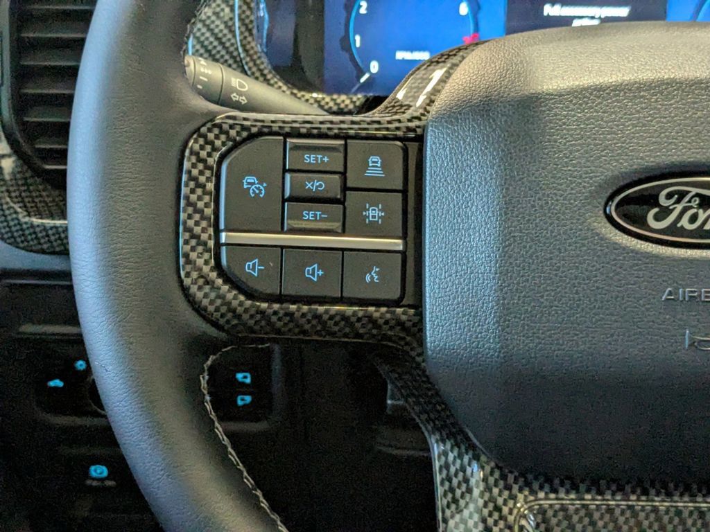 2025 Ford F-150 Lariat photo 24