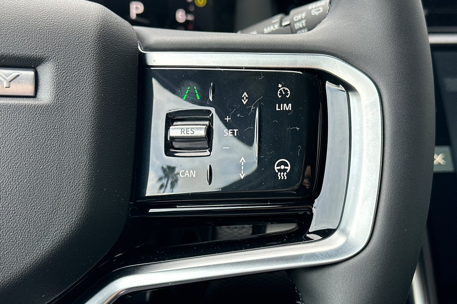2025 Land Rover Discovery Sport Dynamic SE photo 24