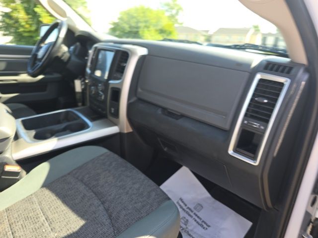 2018 Ram 1500 SLT photo 33
