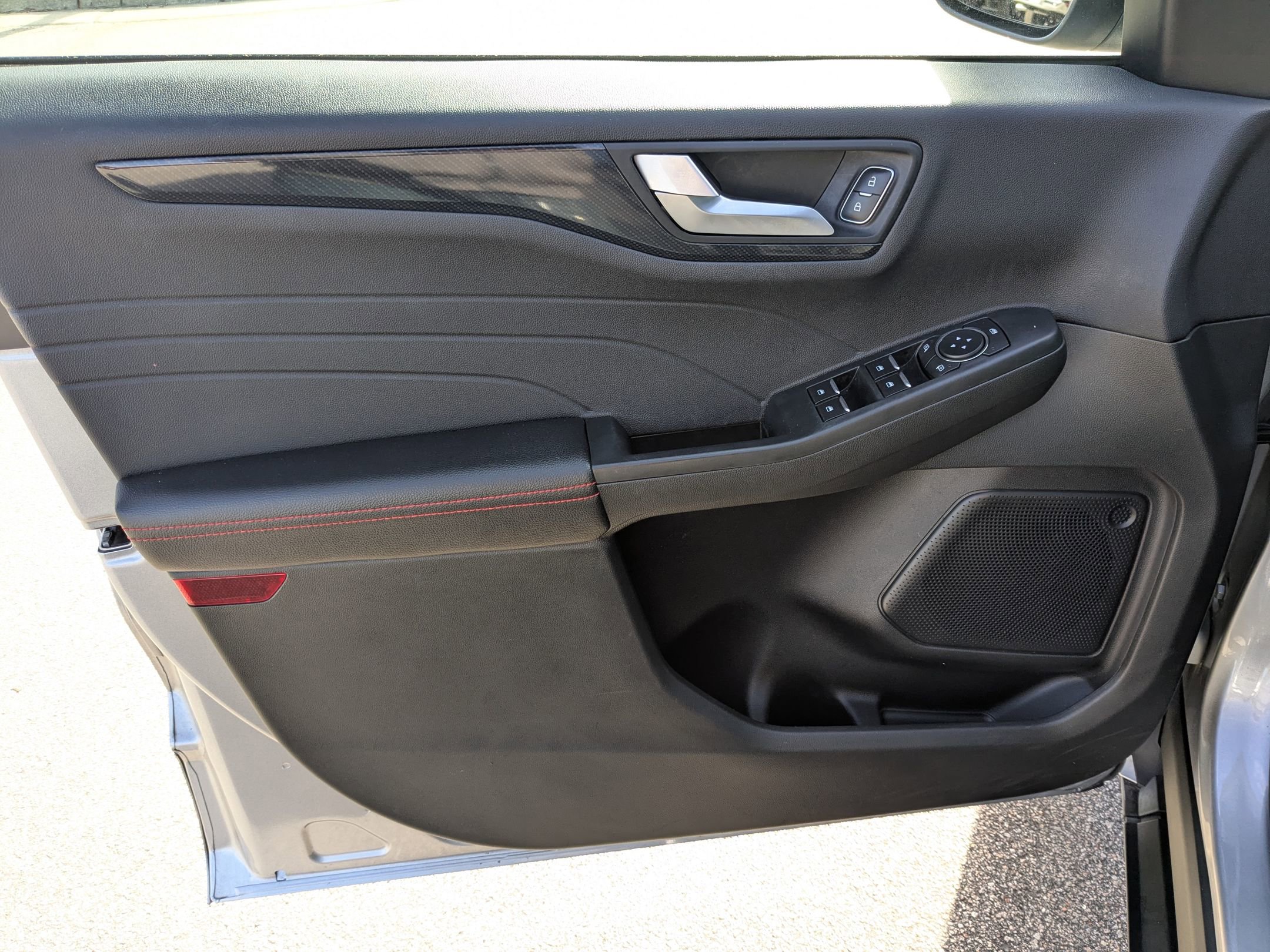 2023 Ford Escape ST-Line photo 12