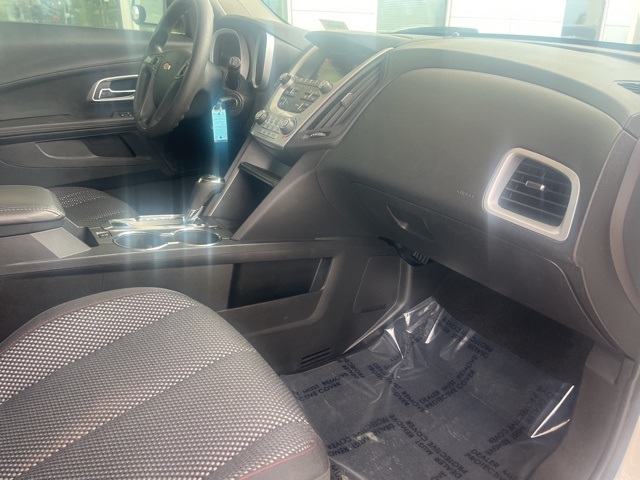 2016 Chevrolet Equinox LS photo 23