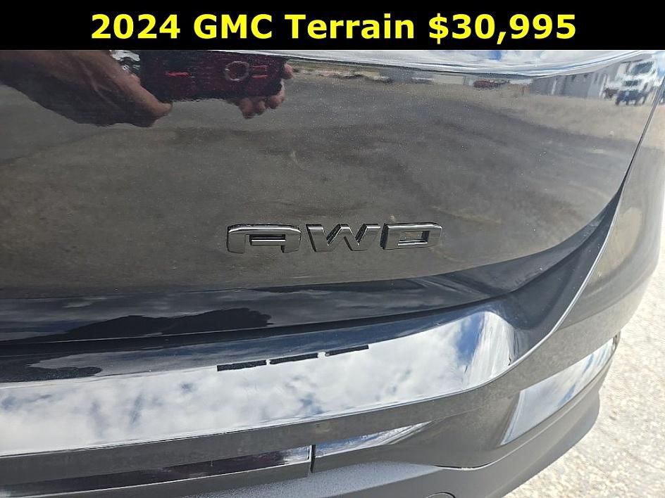 2024 Gmc Terrain SLE photo 23