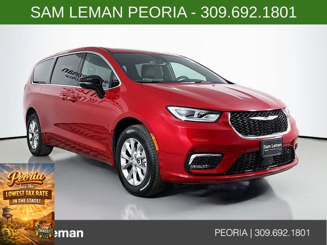 2026 Chrysler Pacifica Select's photo