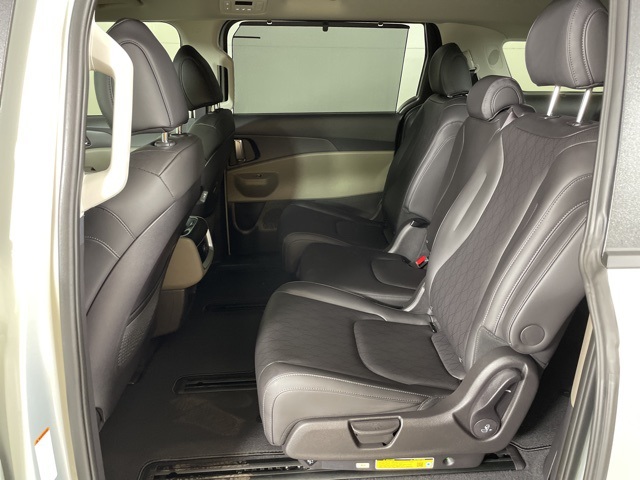 2026 Kia Carnival EX photo 35