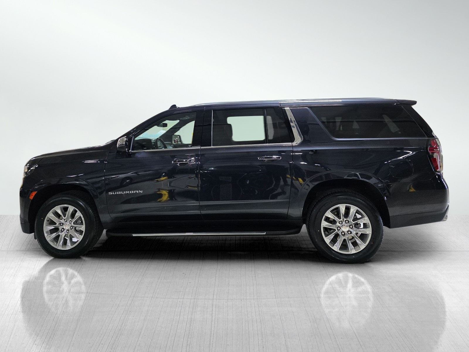 2023 Chevrolet Suburban Premier photo 4