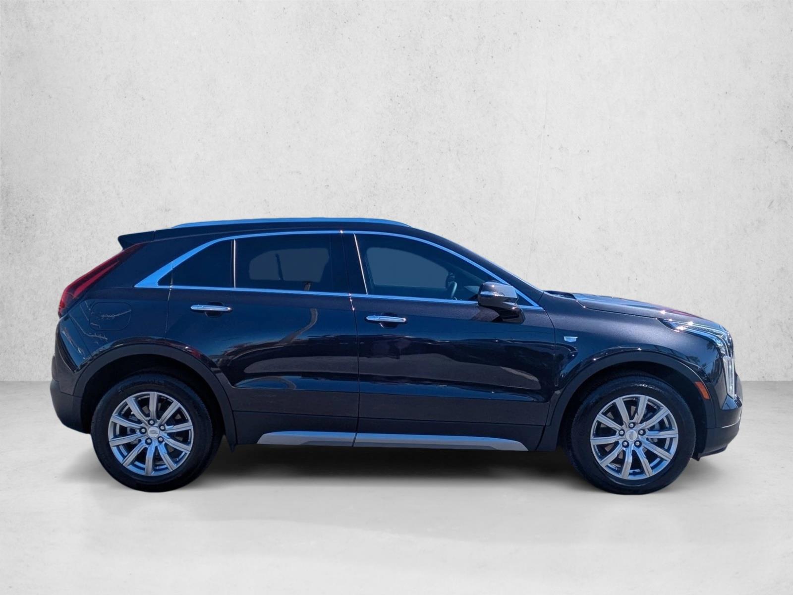 2023 Cadillac XT4 Premium Luxury photo 2