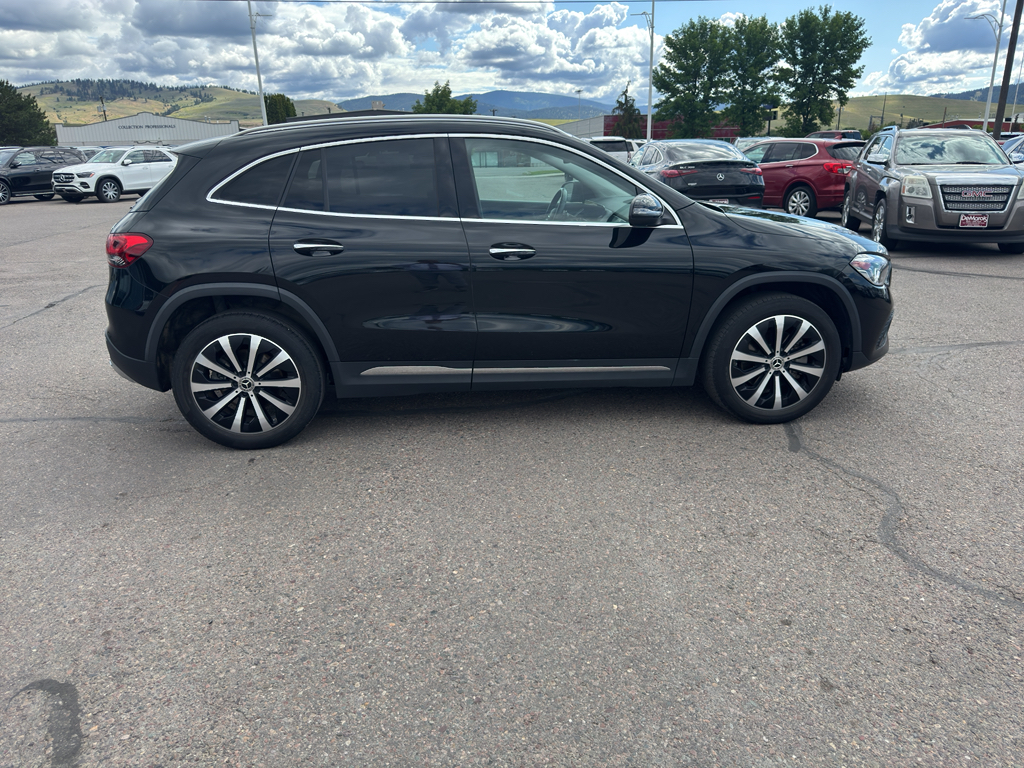 2021 Mercedes Benz GLA 250 4MATIC photo 4