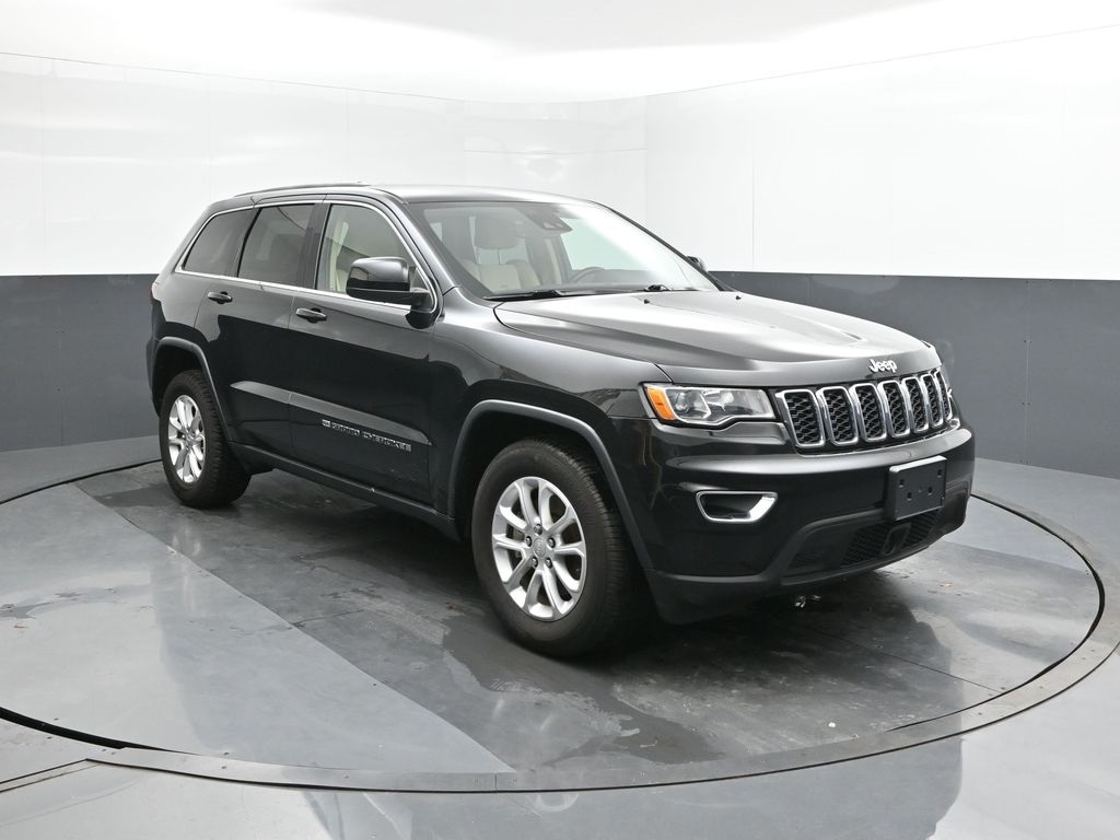 2022 Jeep Cherokee Laredo photo 12