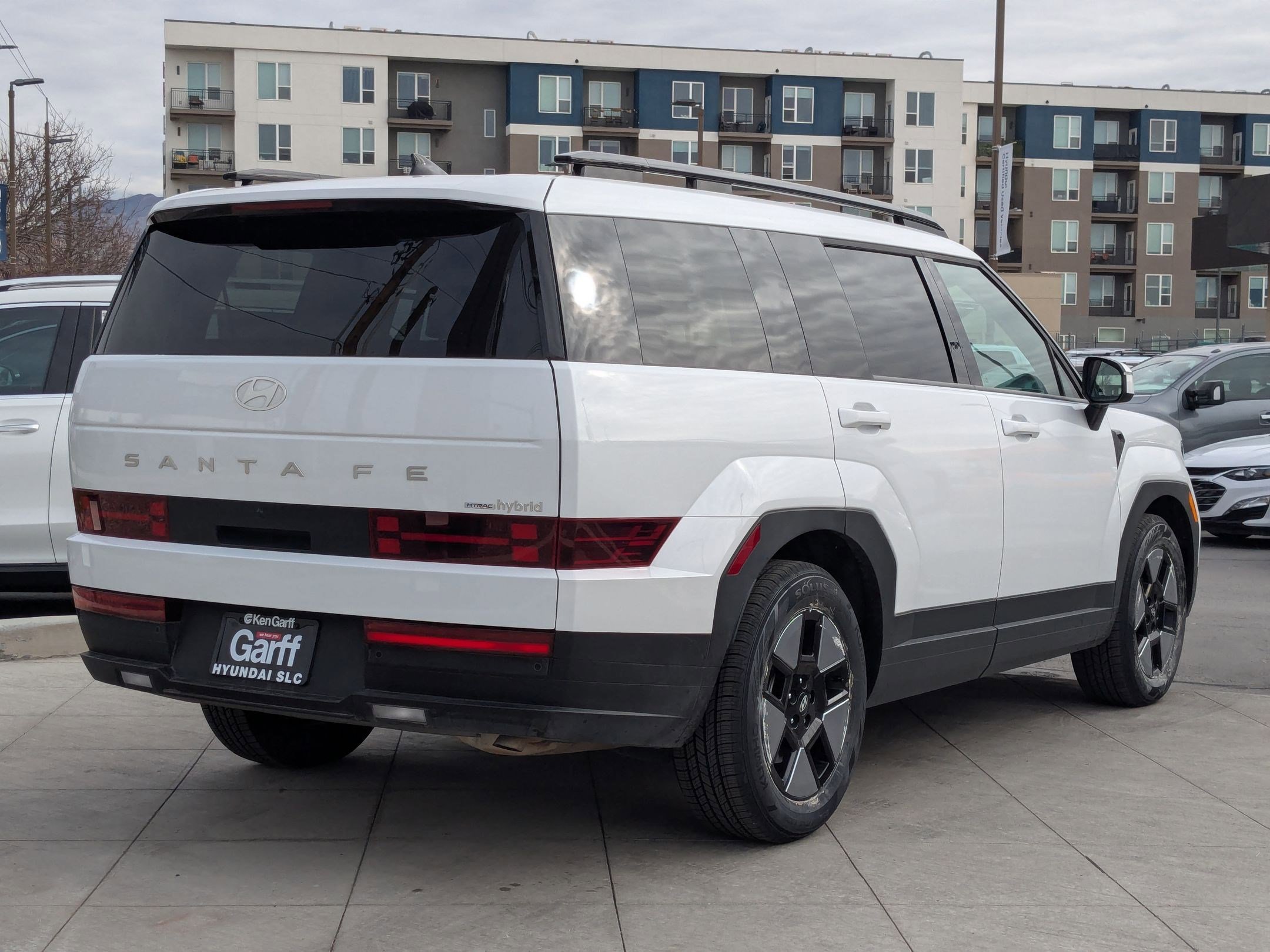 2025 Hyundai Santa Fe SEL photo 2